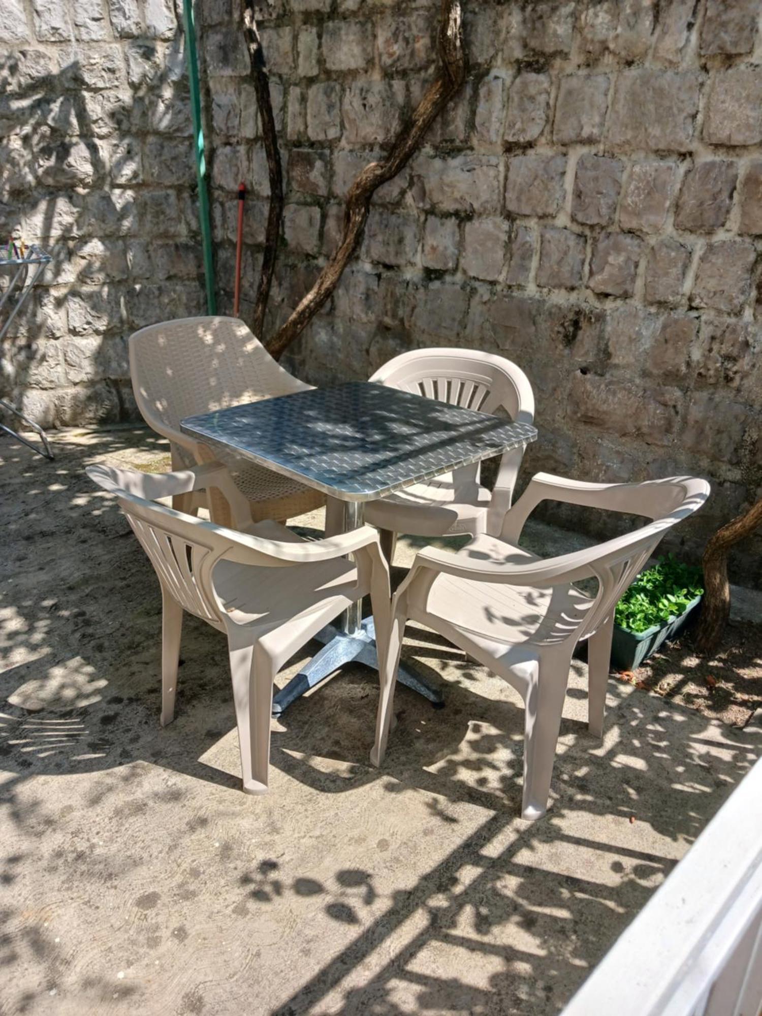 Apartments Tiha Noc كوتور المظهر الخارجي الصورة
