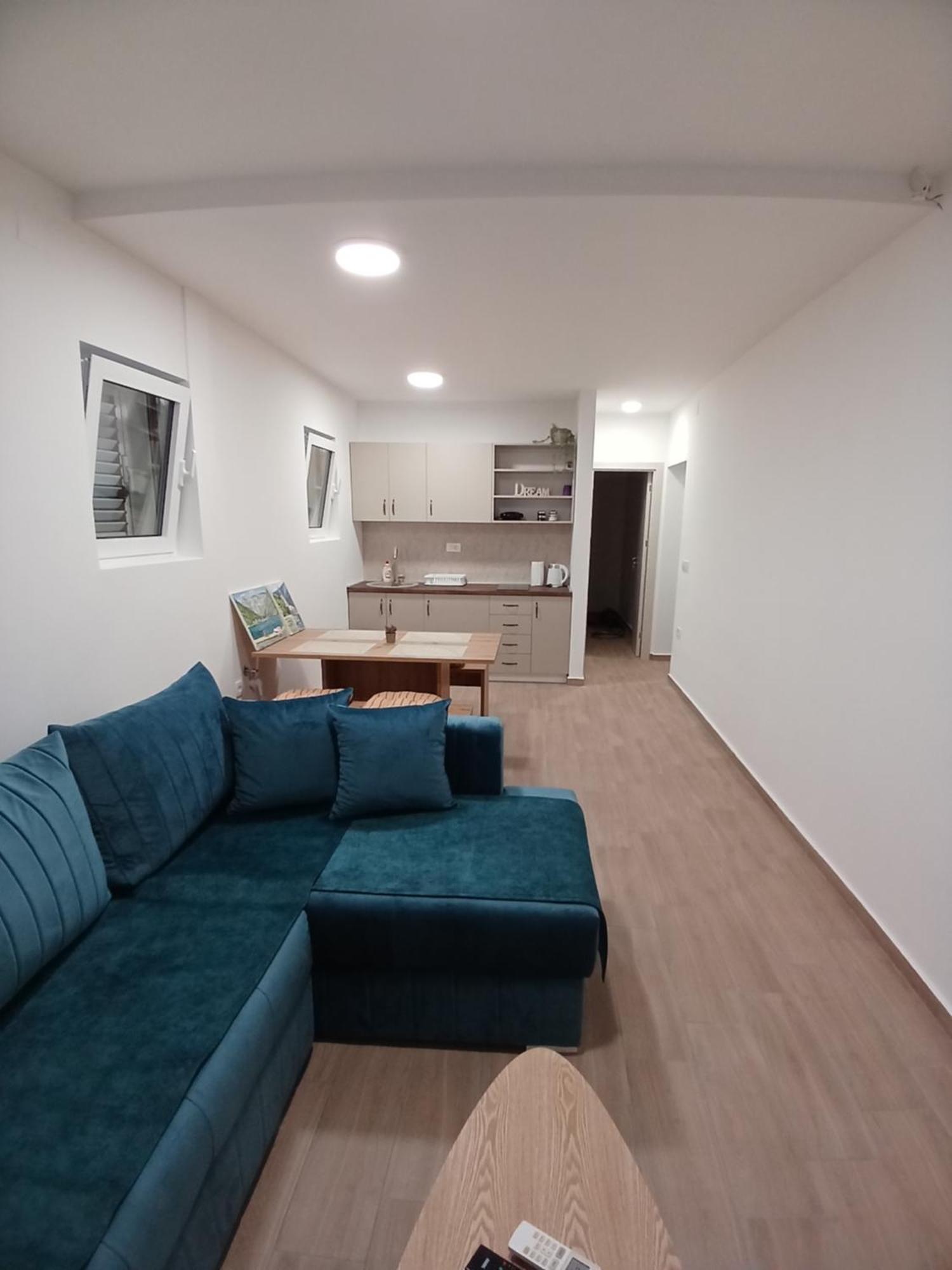 Apartments Tiha Noc كوتور المظهر الخارجي الصورة