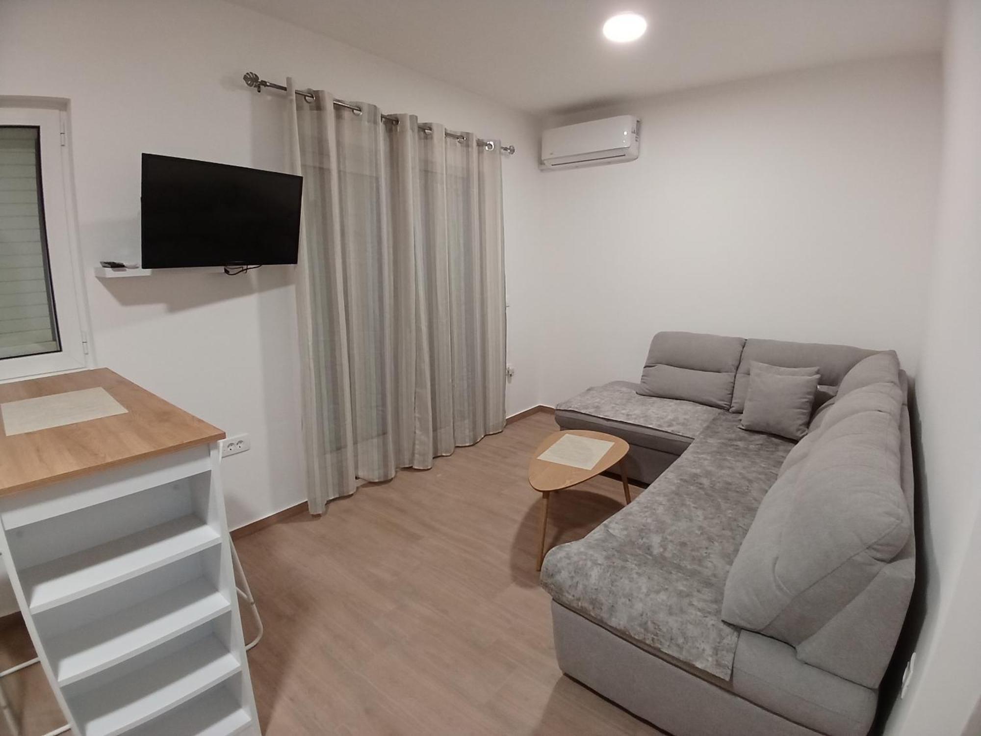 Apartments Tiha Noc كوتور المظهر الخارجي الصورة