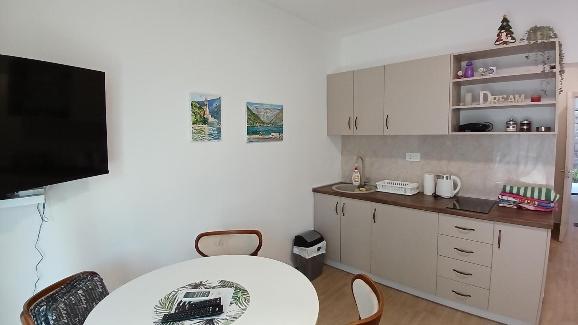 Apartments Tiha Noc كوتور المظهر الخارجي الصورة
