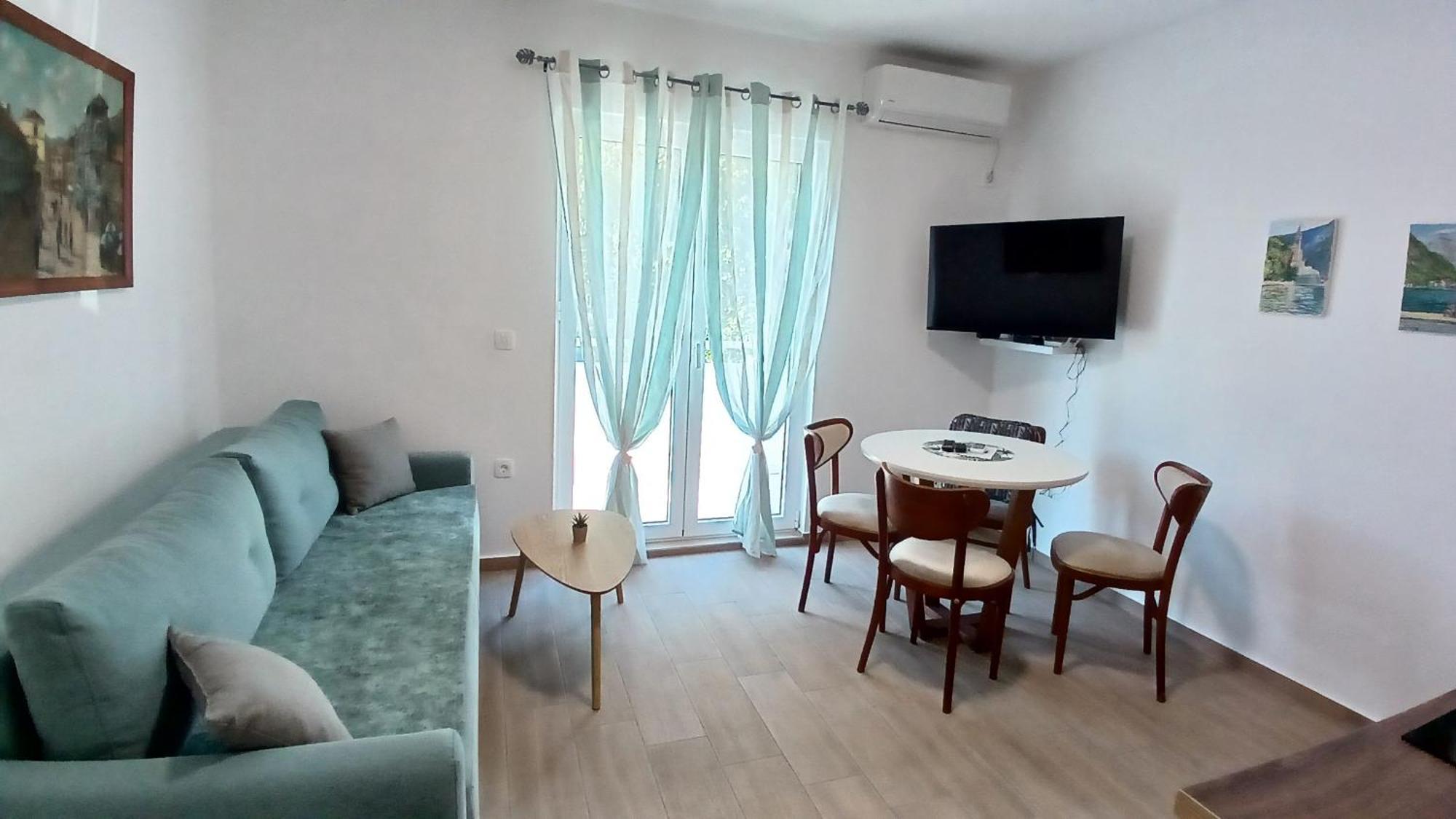 Apartments Tiha Noc كوتور المظهر الخارجي الصورة