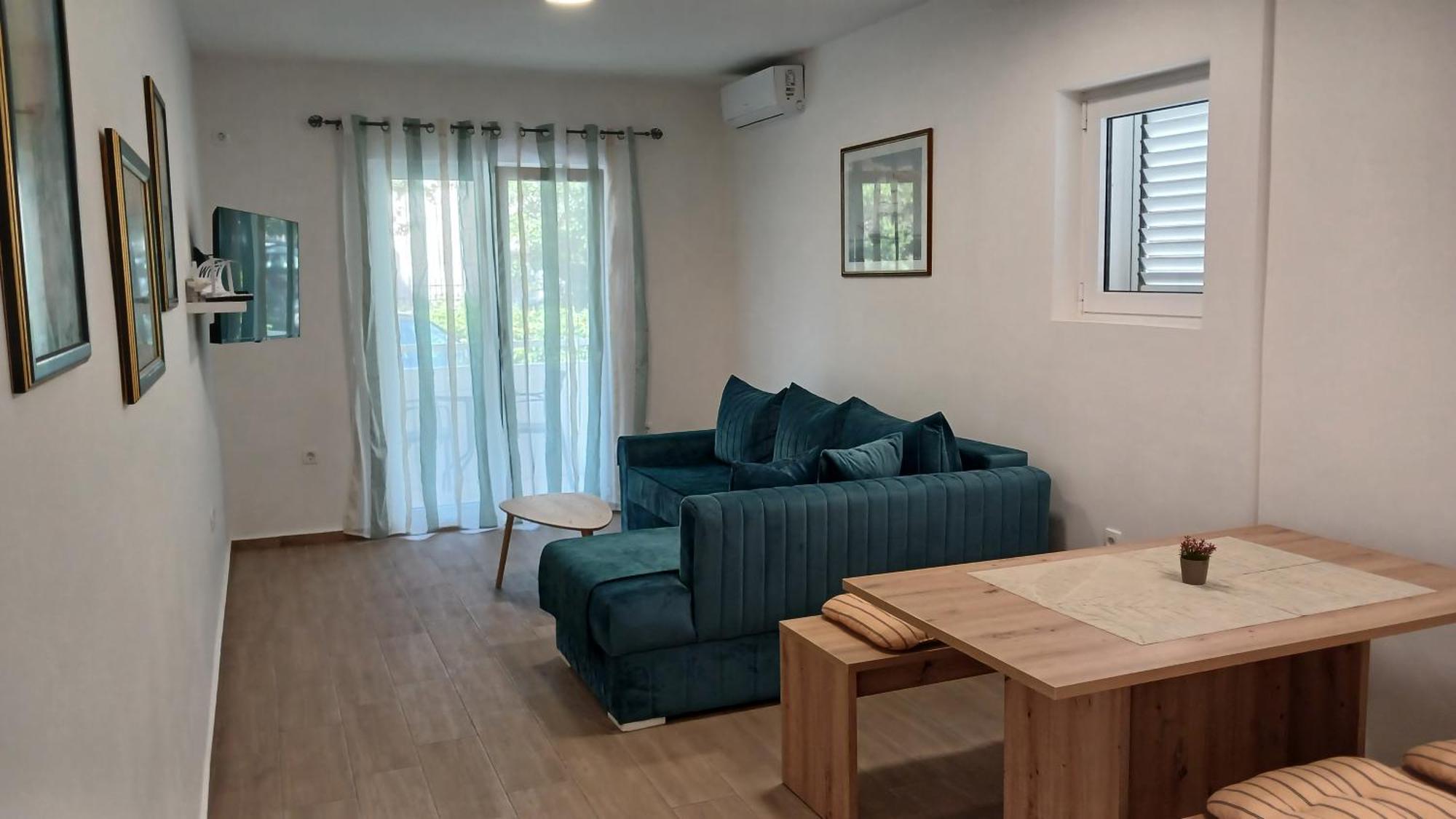 Apartments Tiha Noc كوتور المظهر الخارجي الصورة