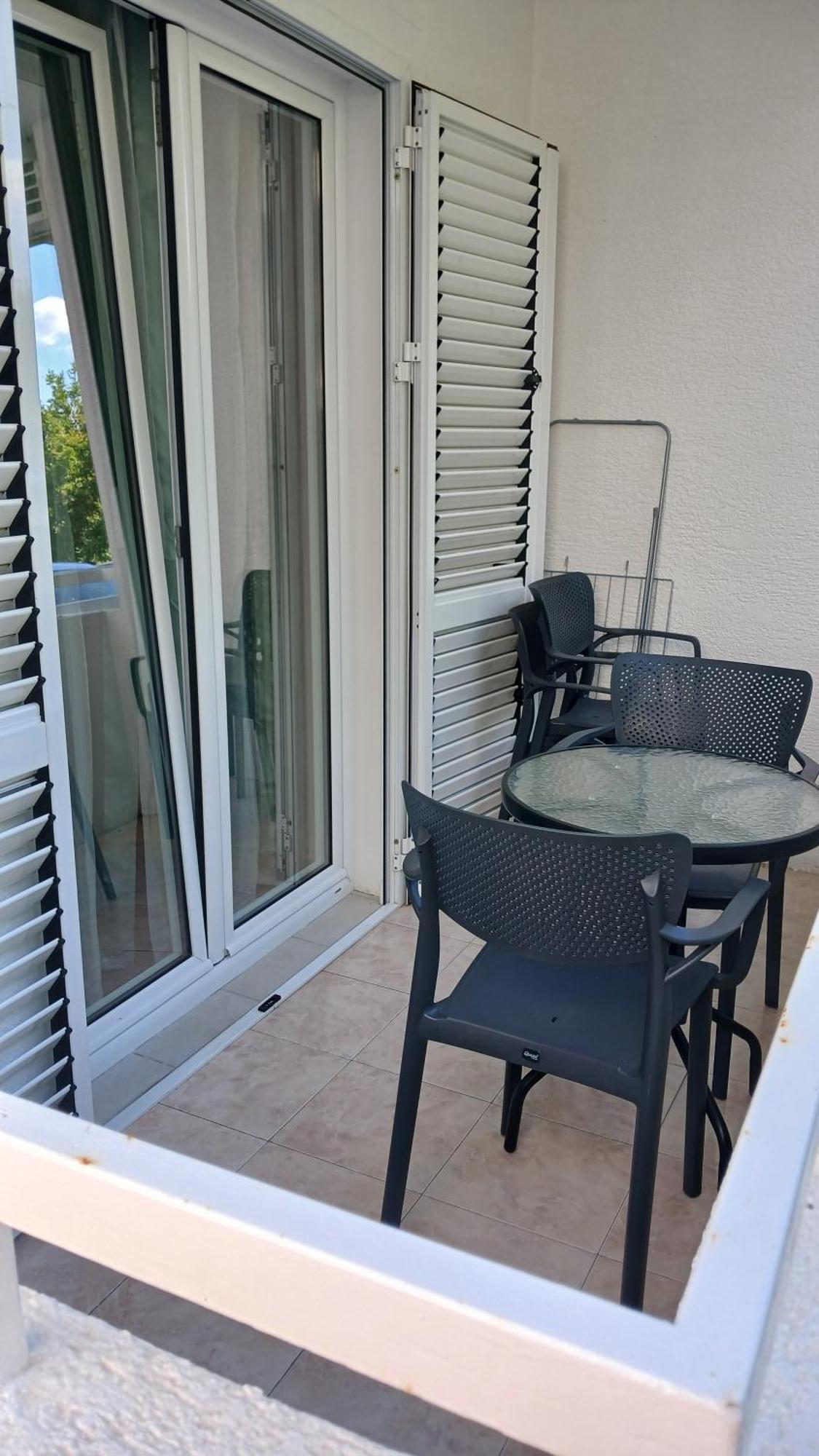 Apartments Tiha Noc كوتور المظهر الخارجي الصورة